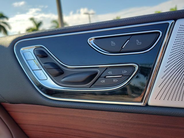 Certified 2023 Lincoln Navigator Reserve AWD/4WD image 25