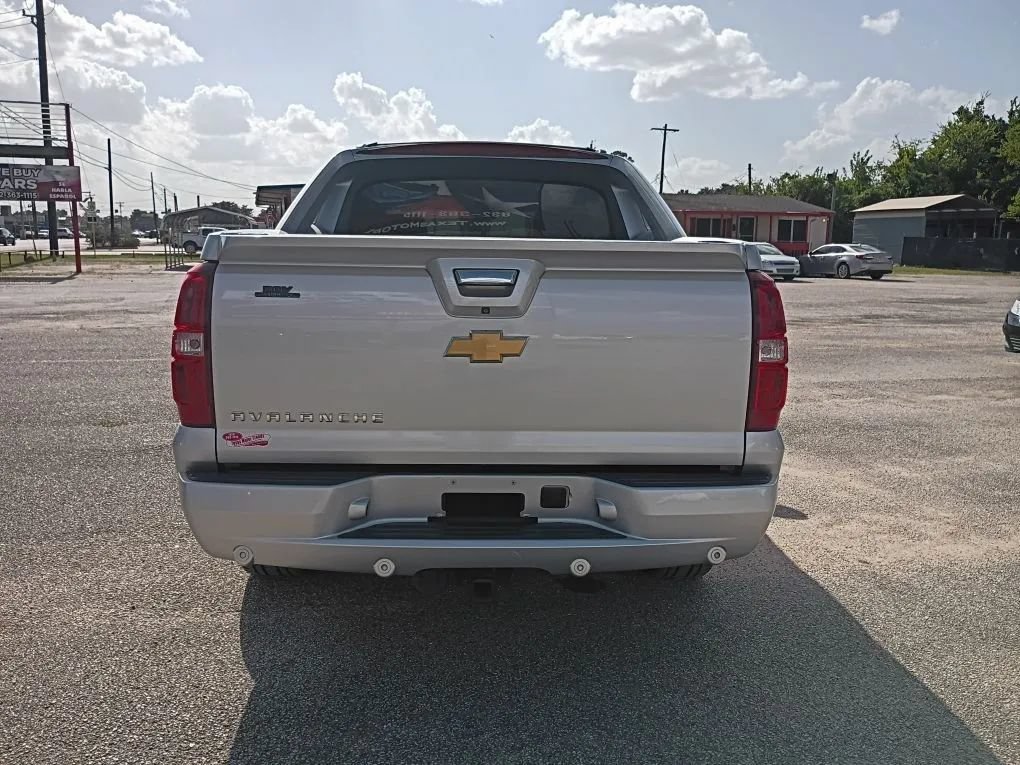 Used 2013 Chevrolet Avalanche LS w/ All-Star Edition RWD image 4