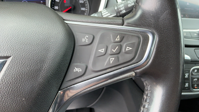 Used 2020 Chevrolet Equinox LT FWD image 12
