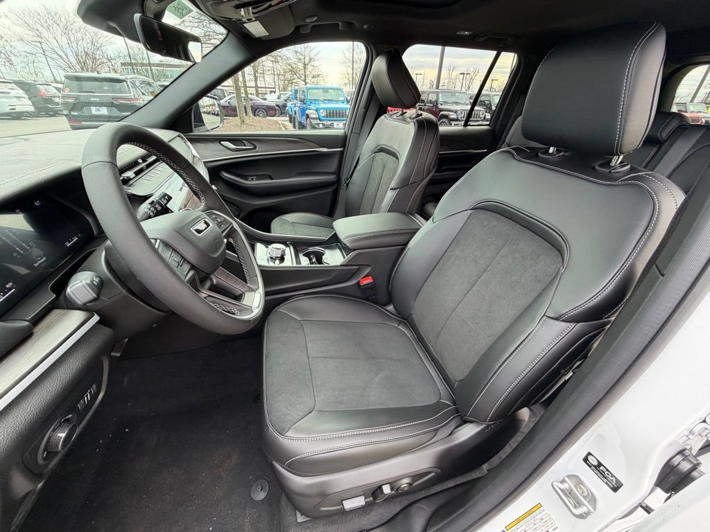 New 2026 Jeep Grand Cherokee Altitude AWD/4WD image 14