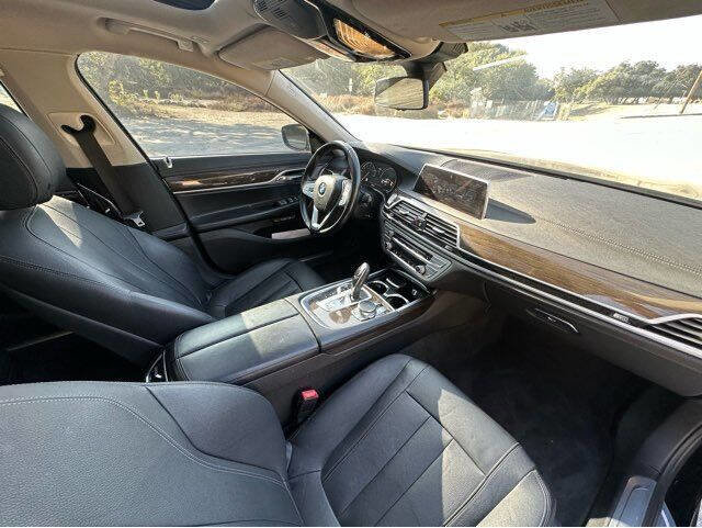 Used 2017 BMW 740i image 12