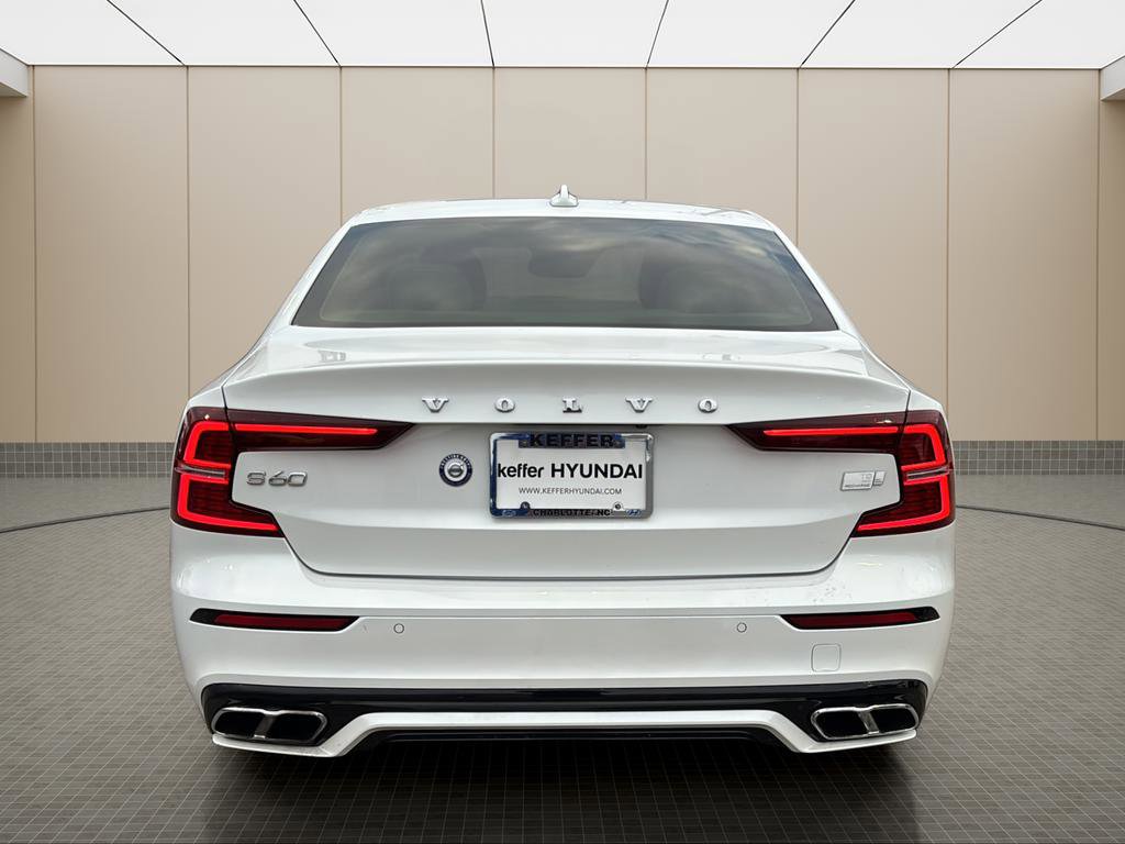 Used 2022 Volvo S60 T8 R-Design Expression w/ Premium Package image 4