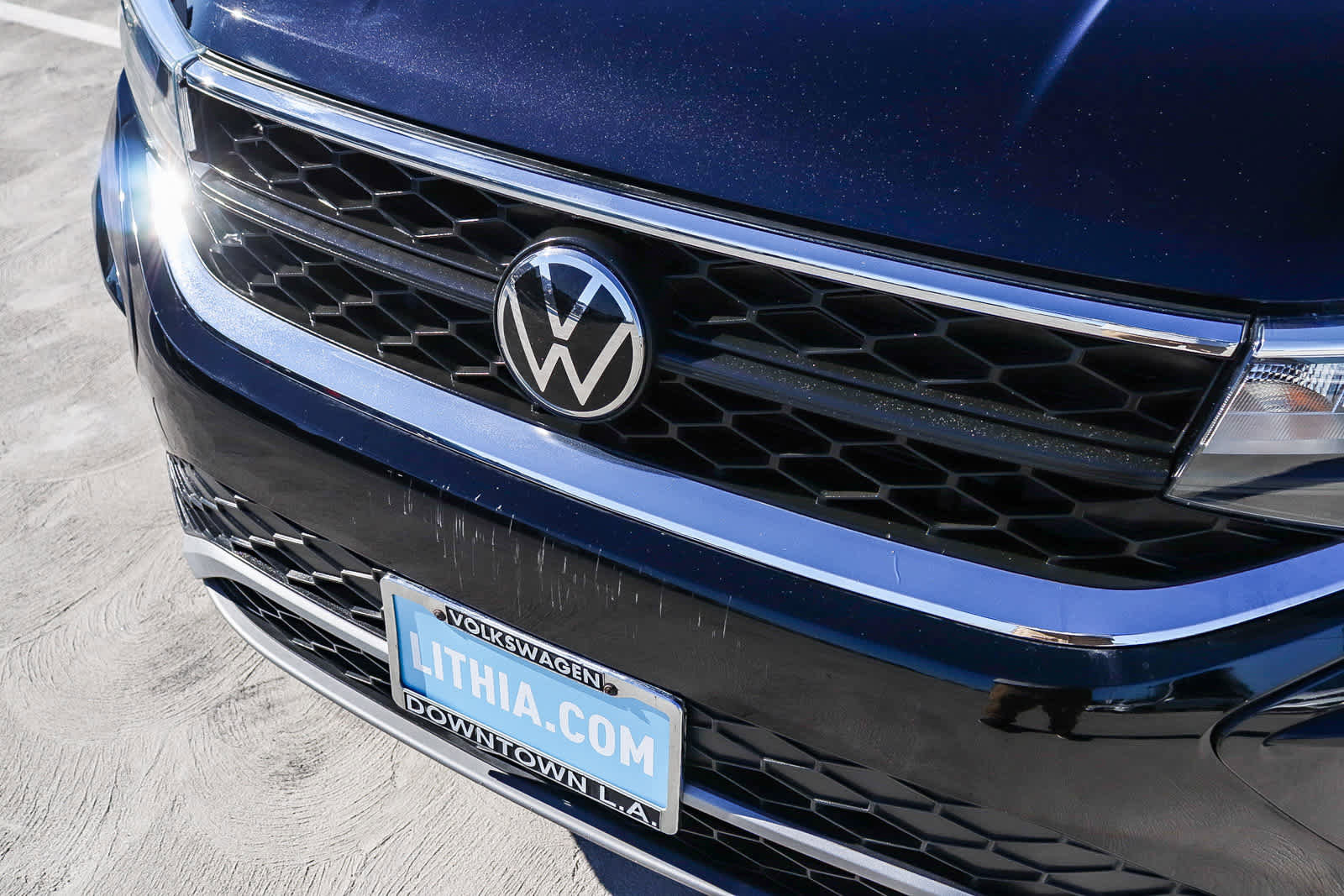 Used 2023 Volkswagen Taos SE w/ Panoramic Sunroof Package image 8