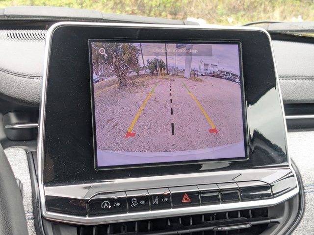 Used 2025 Jeep Compass Latitude w/ Sun & Sound Group image 19