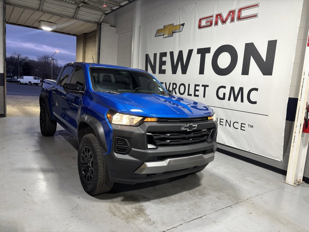 Used 2023 Chevrolet Colorado Trail Boss w/ Technology Package image 2