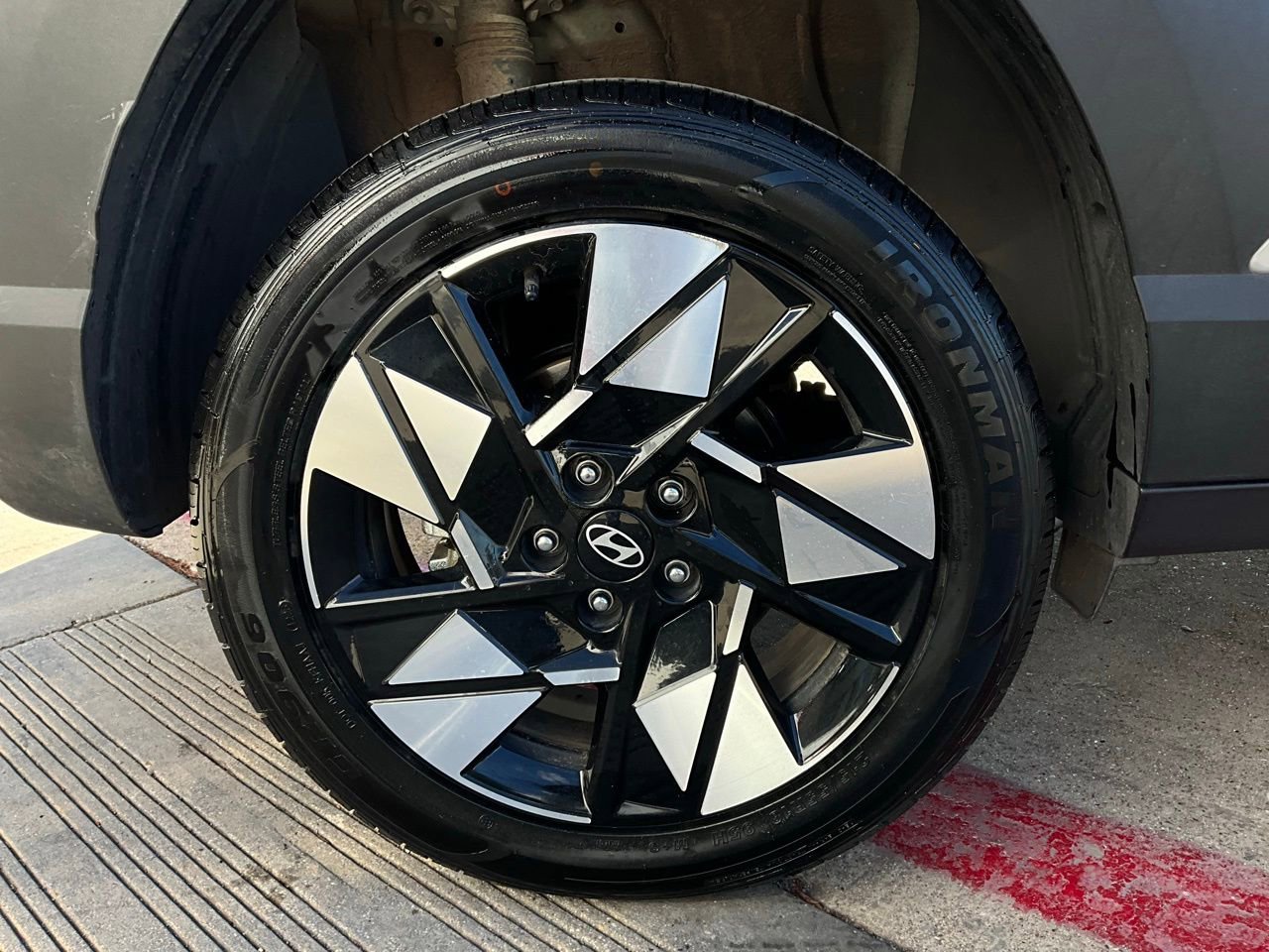 Used 2025 Hyundai Kona SEL image 9