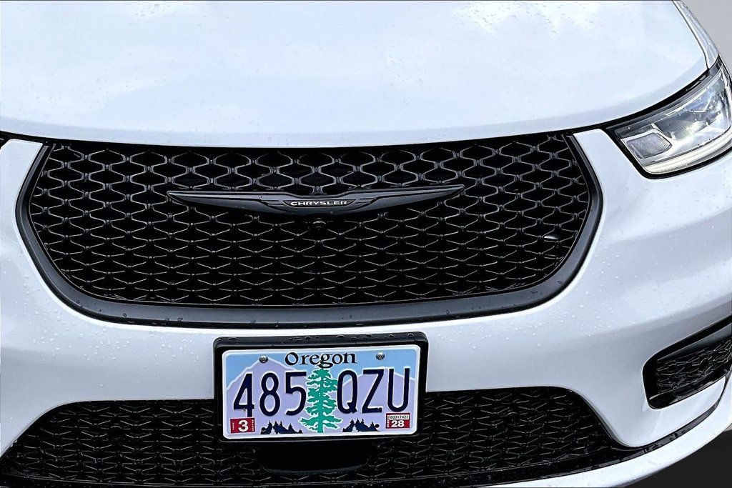 Certified 2026 Chrysler Pacifica Select w/ S Appearance Package FWD image 29