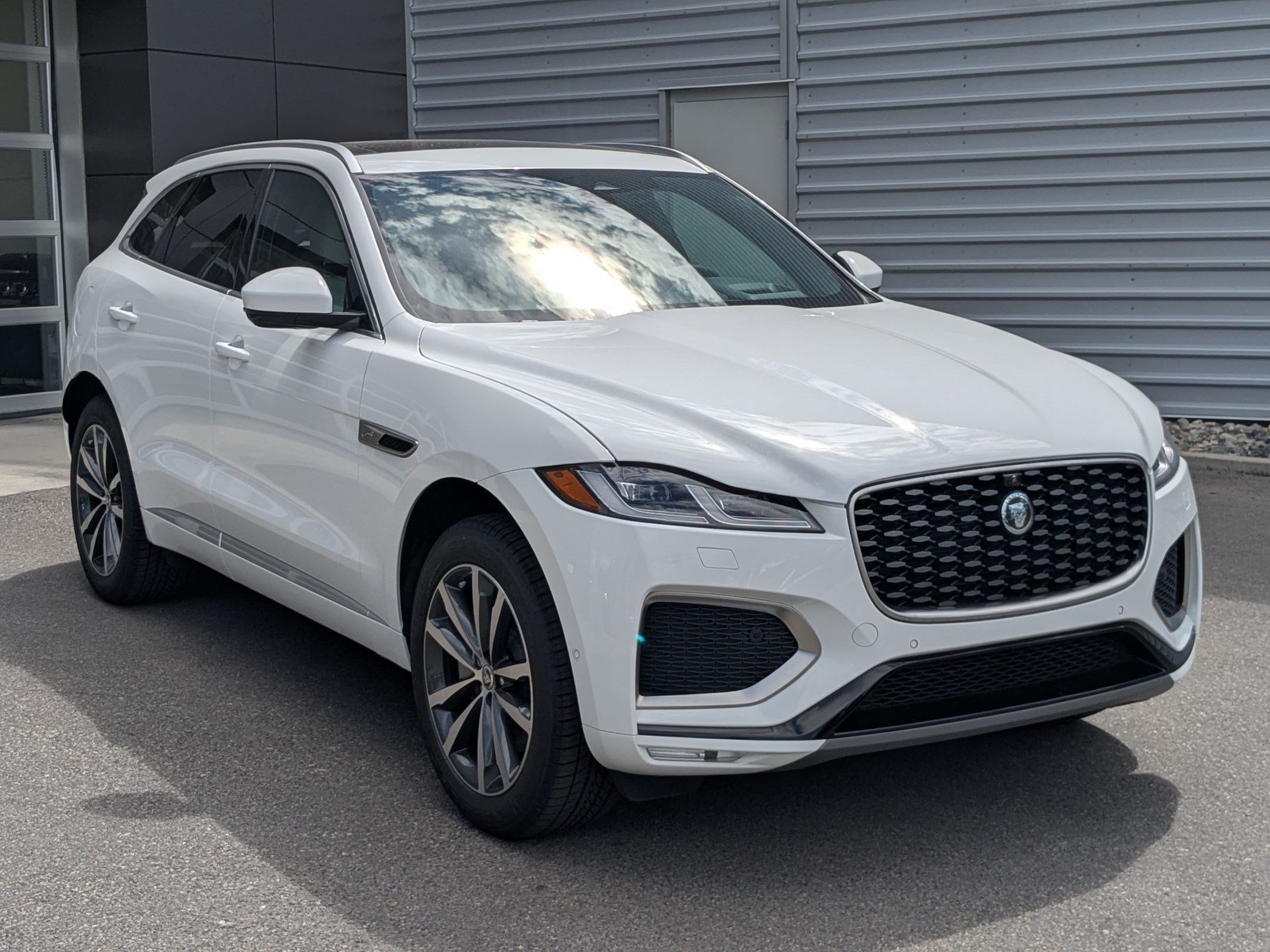 New 2026 Jaguar F-PACE R-Dynamic S AWD/4WD image 3