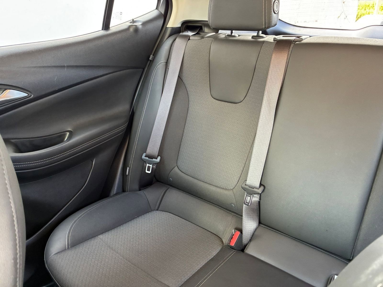 Used 2025 Buick Encore GX Preferred image 38