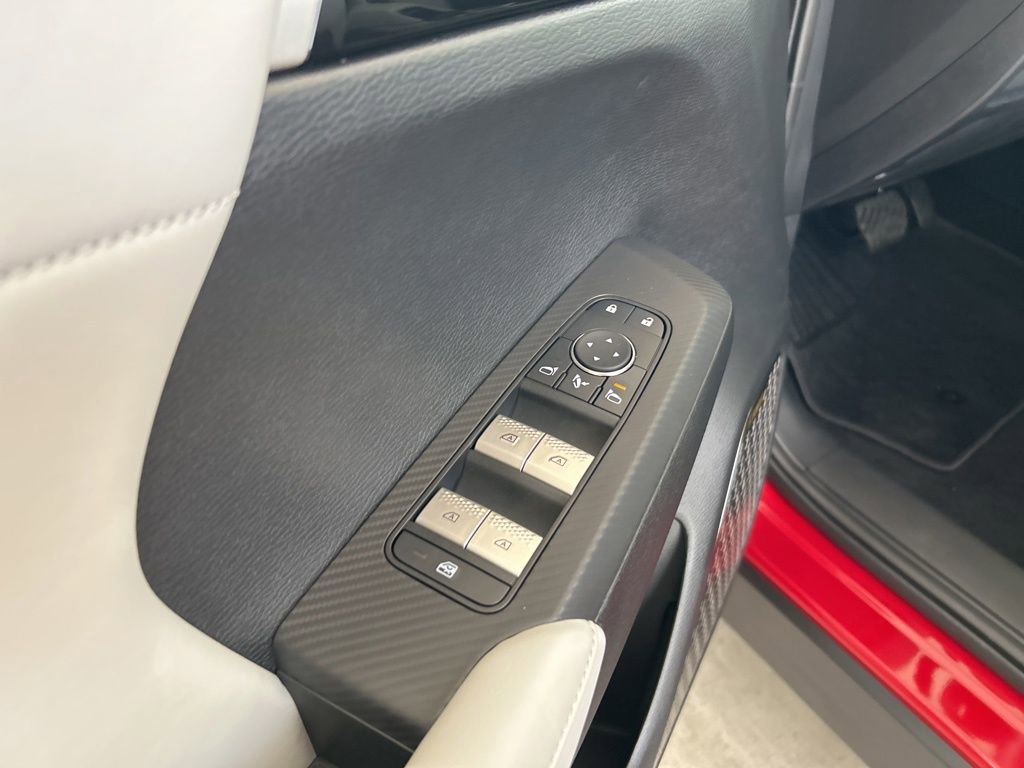 New 2025 Mitsubishi Outlander SE image 38