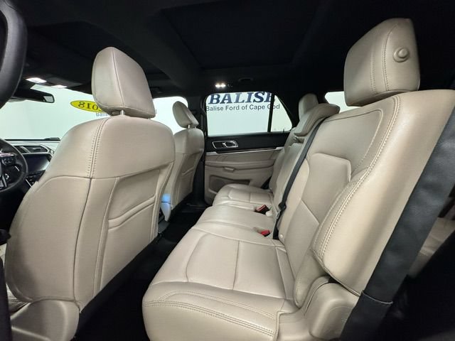Used 2018 Ford Explorer Limited w/ Equipment Group 301A AWD/4WD image 19