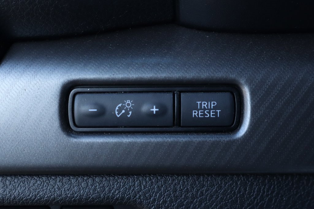 Used 2021 Nissan Titan PRO-4X w/ Pro-4x Convenience Package image 24