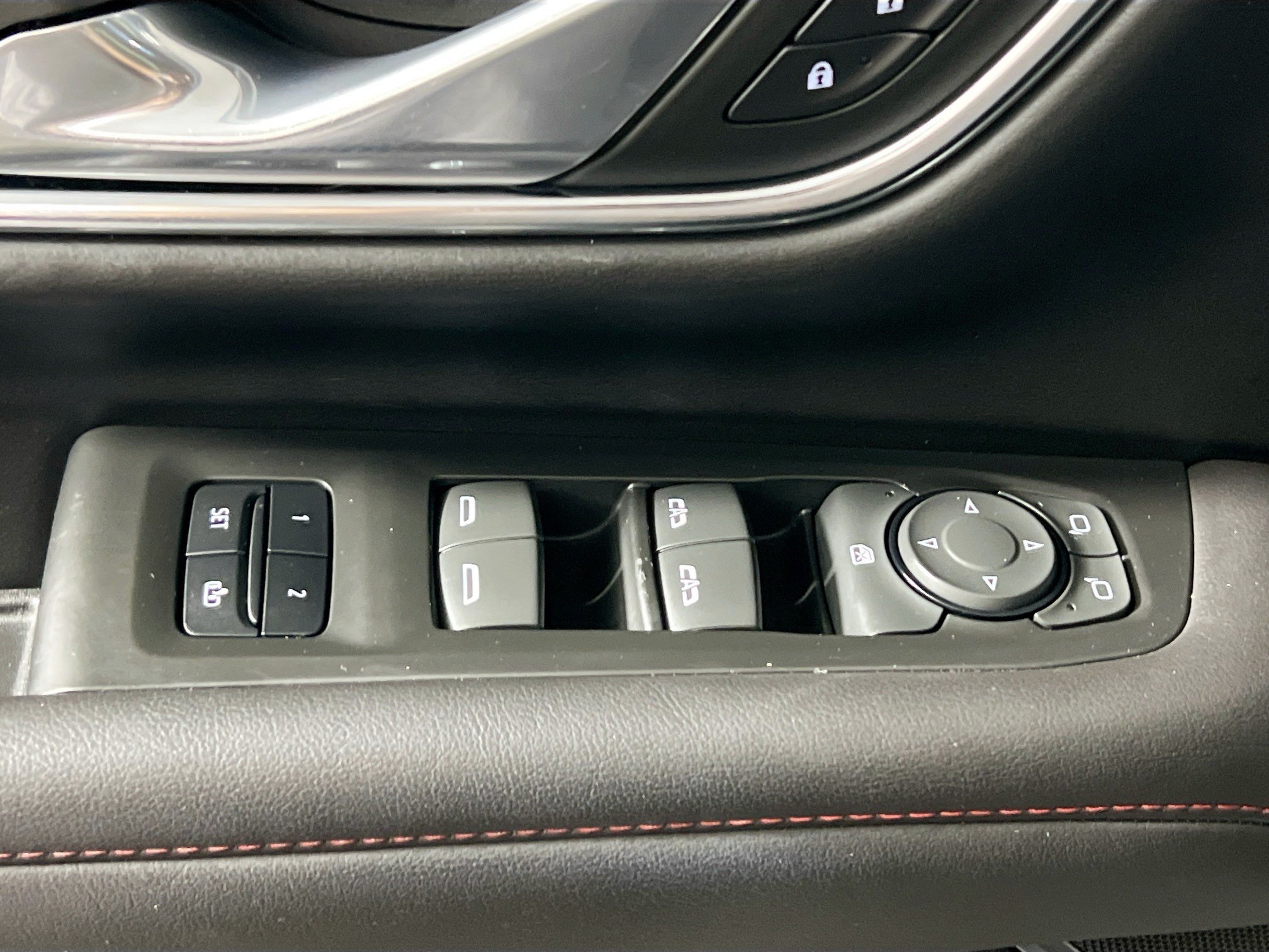 Used 2022 Chevrolet Tahoe RST AWD/4WD image 16