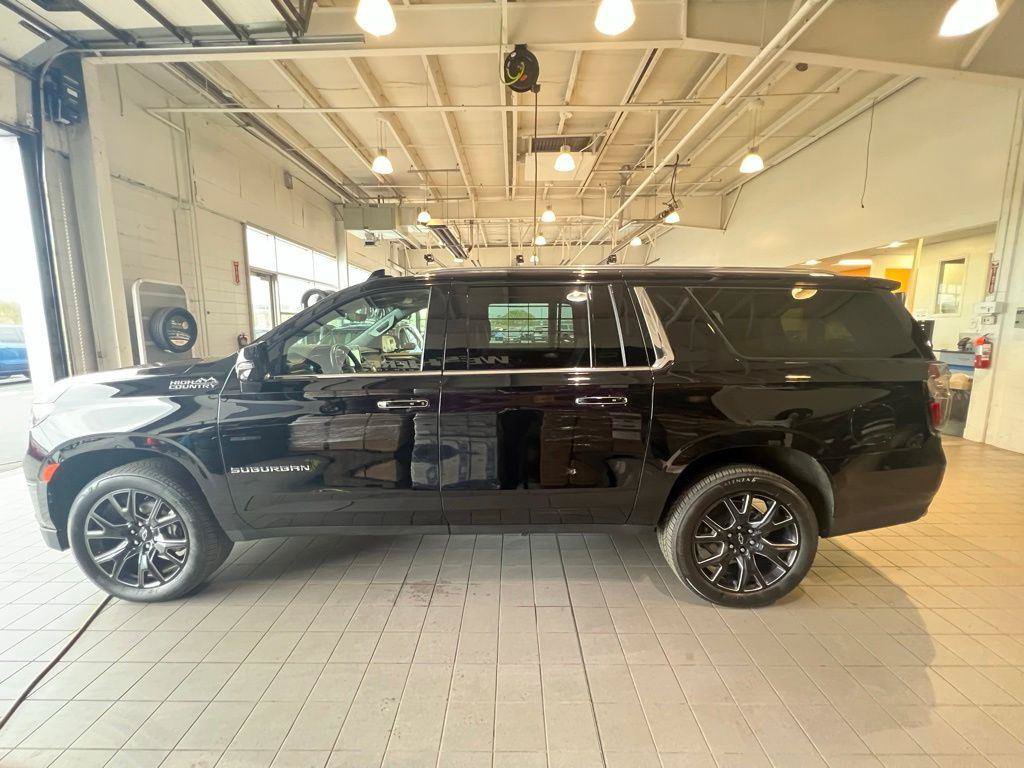 Used 2023 Chevrolet Suburban High Country AWD/4WD image 6