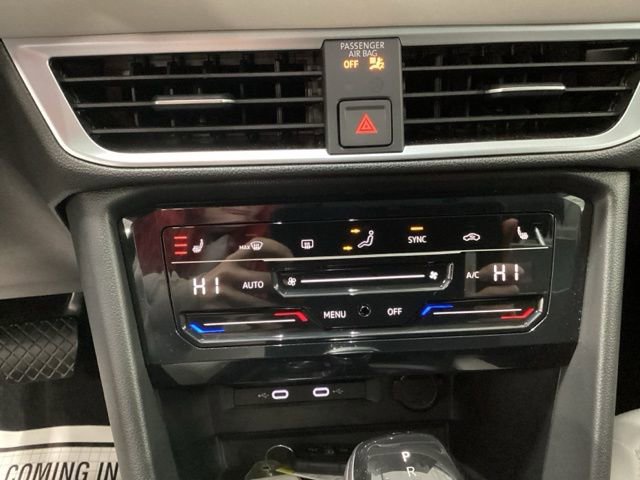 Certified 2025 Volkswagen Taos SE w/ Panoramic Sunroof Package image 15