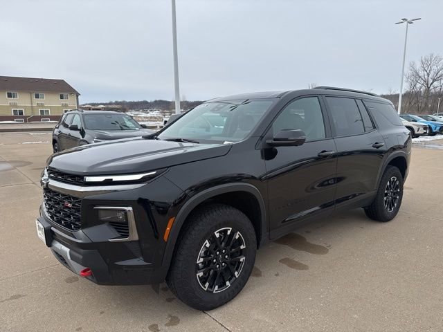 Used 2025 Chevrolet Traverse Z71 w/ Enhanced Driving Package image 7