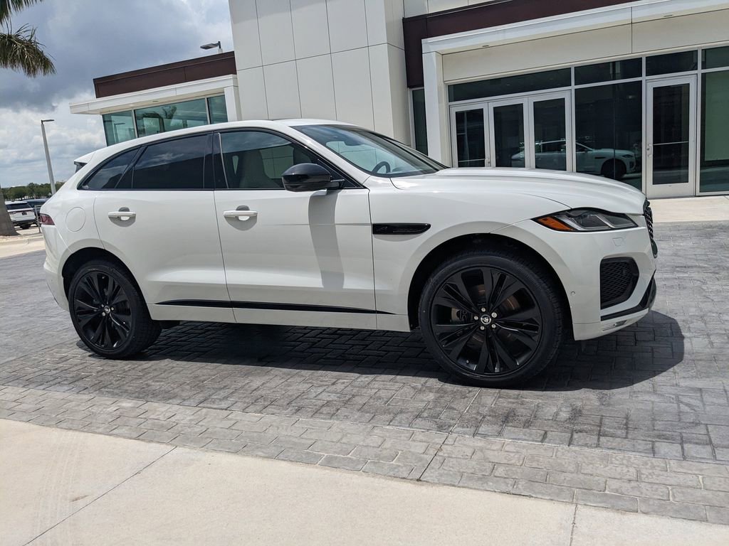 New 2026 Jaguar F-PACE R-Dynamic S image 2