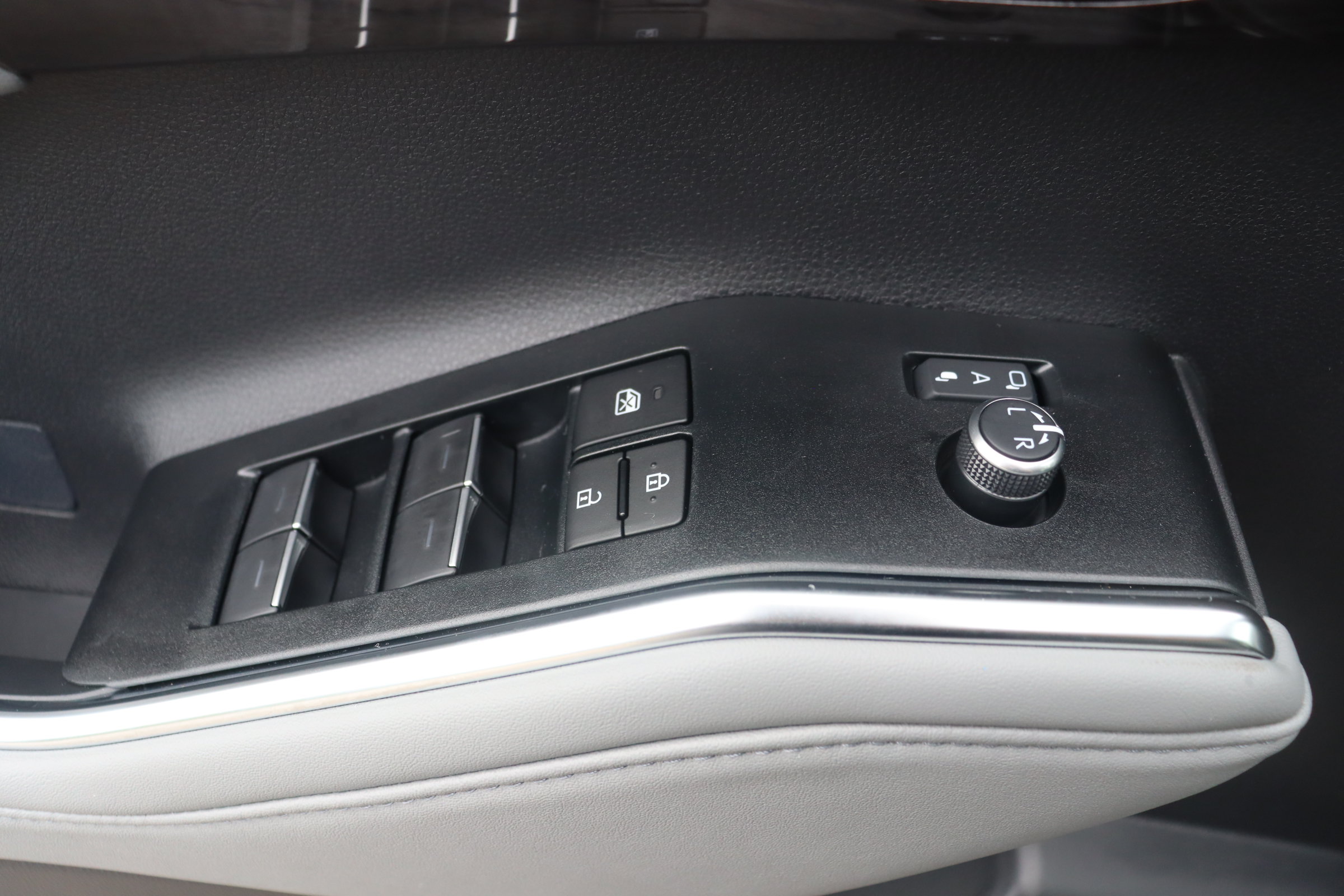 New 2026 Toyota Highlander Limited AWD/4WD image 22