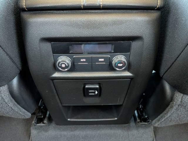 Used 2018 Chevrolet Traverse LT image 24