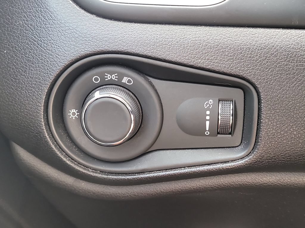 Certified 2020 Jeep Renegade Sport w/ Sport Appearance Group FWD image 27