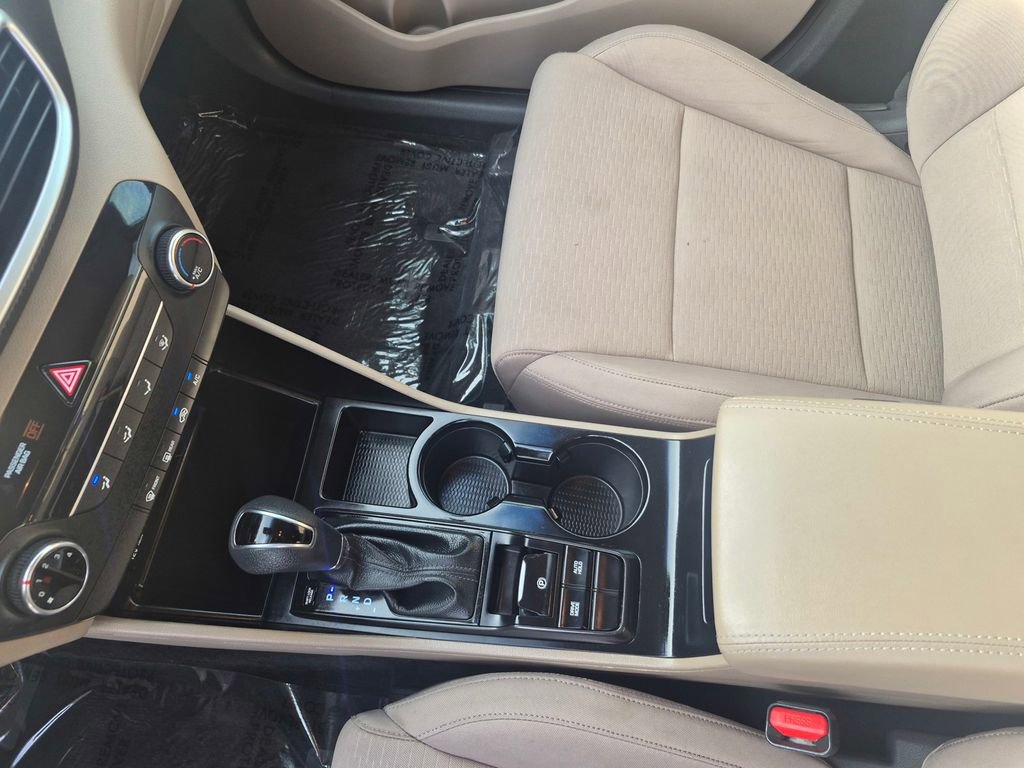 Used 2019 Hyundai Tucson SE image 18