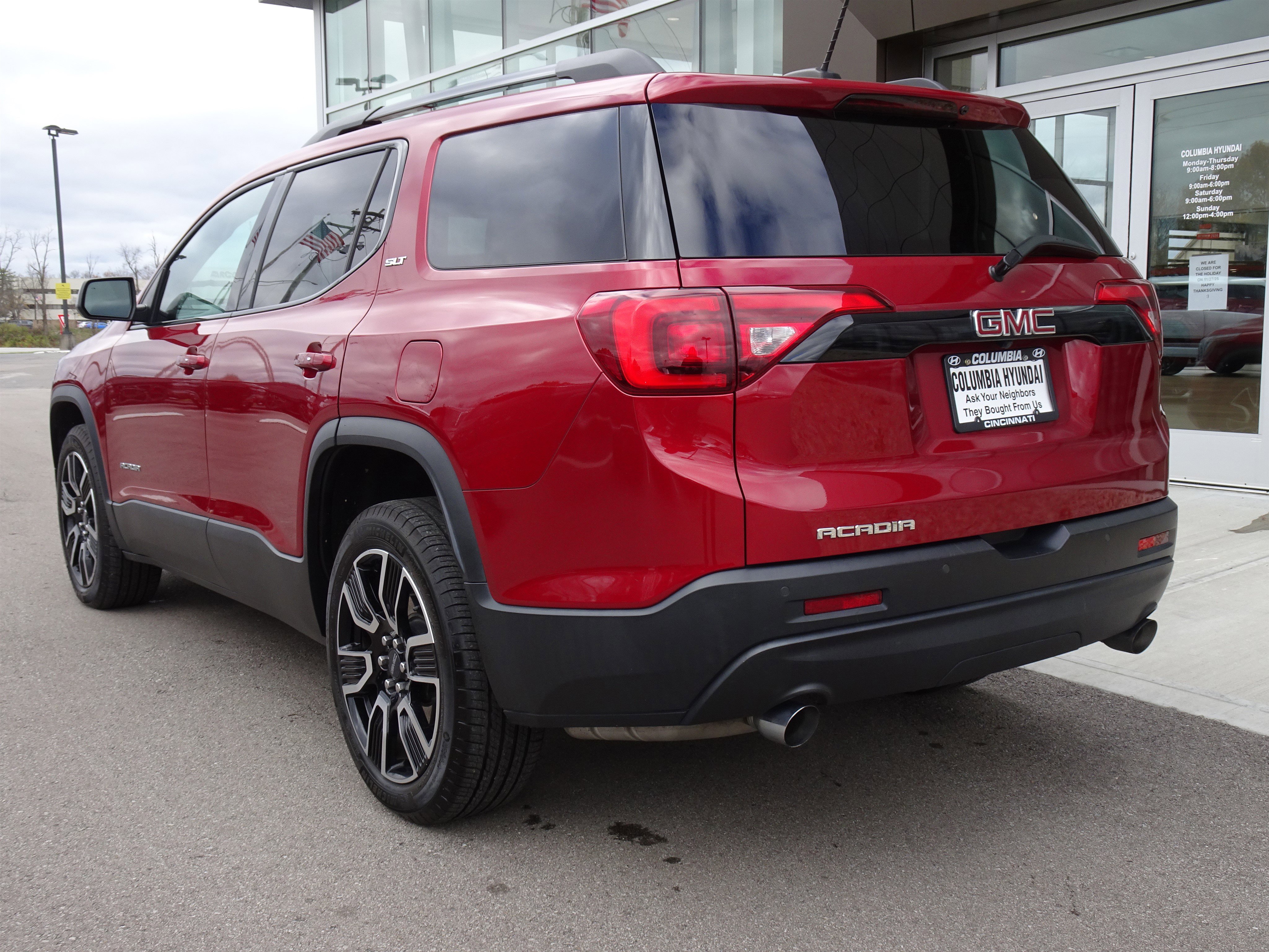 Used 2019 GMC Acadia SLT w/ Black Edition image 3