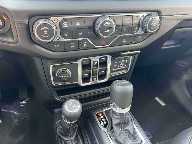 New 2026 Jeep Gladiator Sport AWD/4WD image 11
