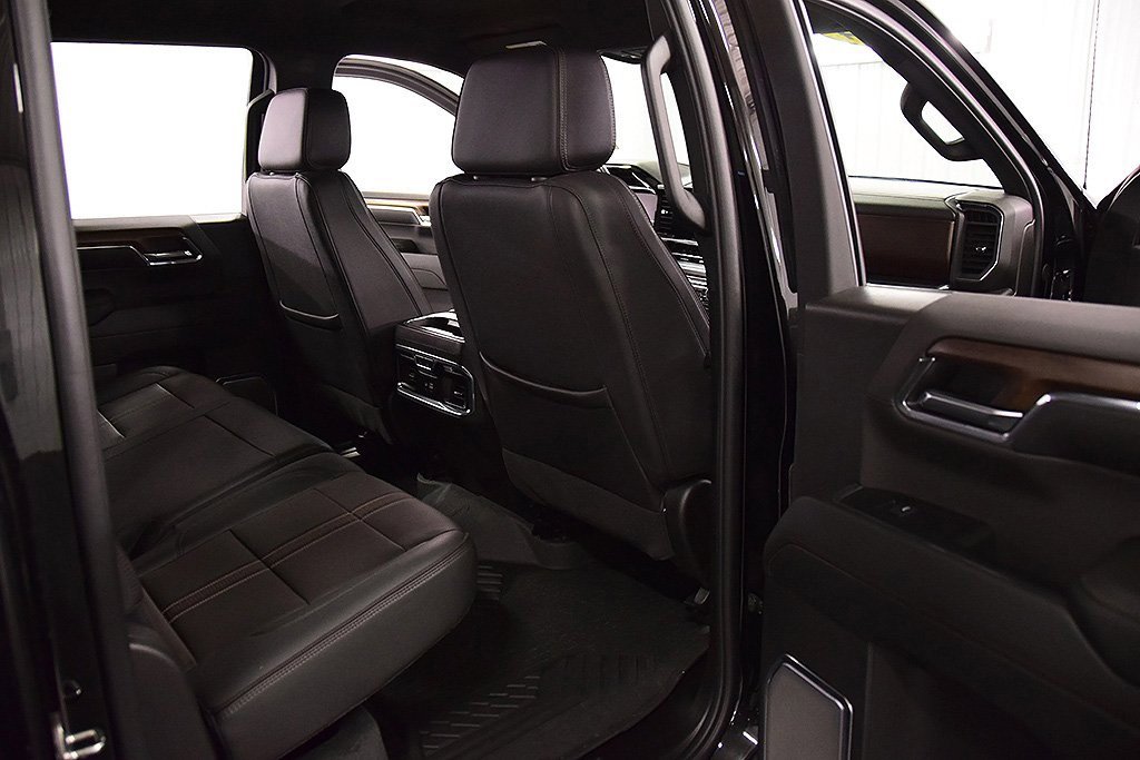 Used 2024 Chevrolet Silverado 1500 High Country w/ Z71 Off-Road Package image 32