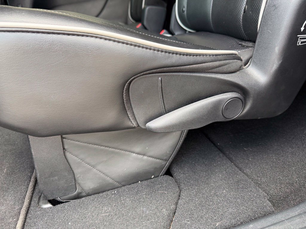 Used 2025 Chrysler Pacifica Limited FWD image 20