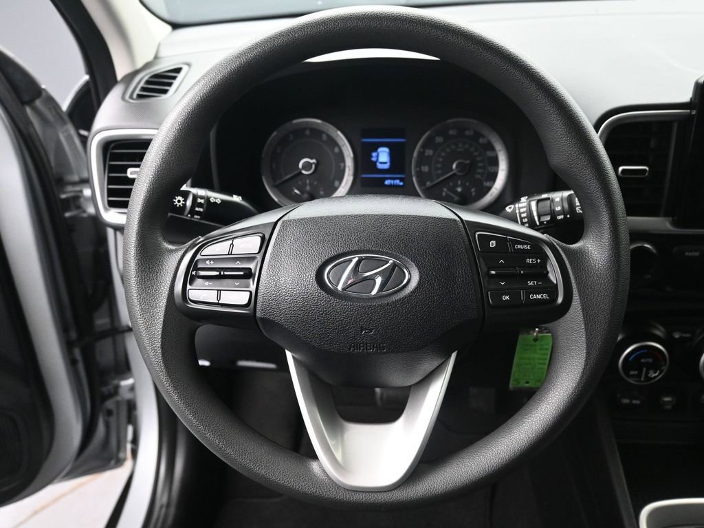 Used 2020 Hyundai Venue SEL image 19