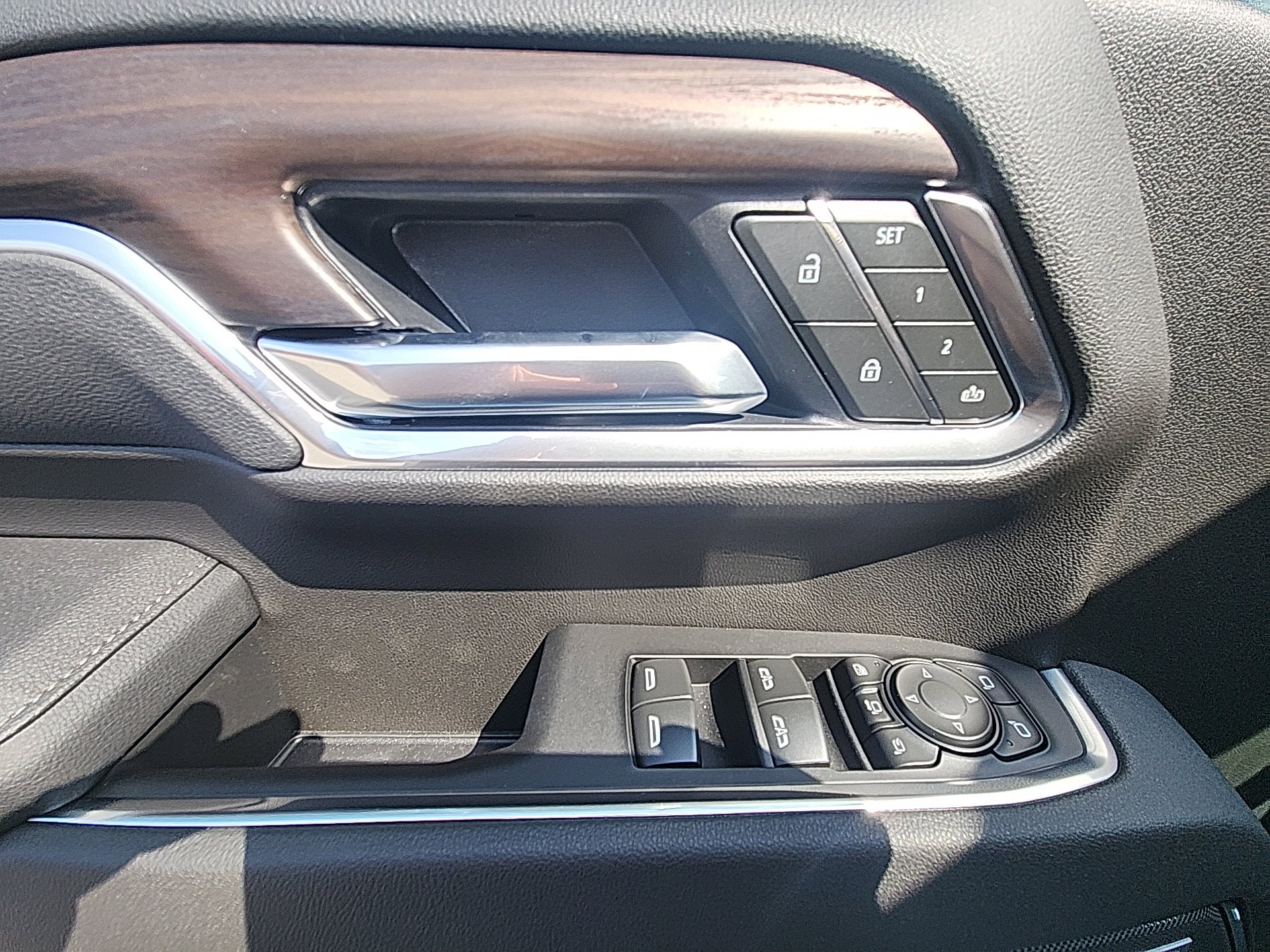 New 2025 GMC Sierra 2500 SLT w/ SLT Convenience Package image 15