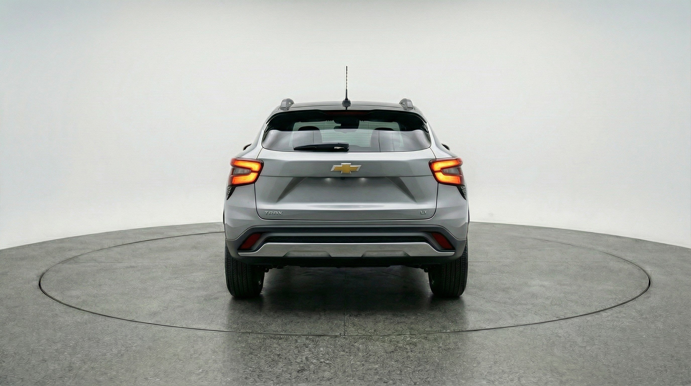 Used 2025 Chevrolet Trax LT w/ LT Convenience Package FWD image 7
