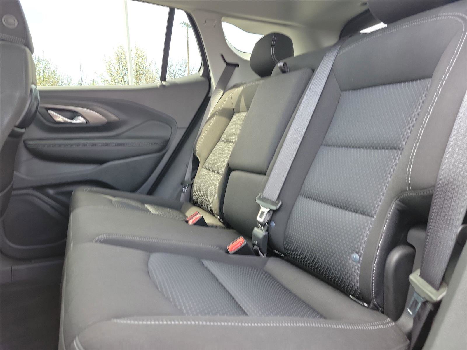 Used 2023 GMC Terrain SLE w/ Driver Convenience Package image 13