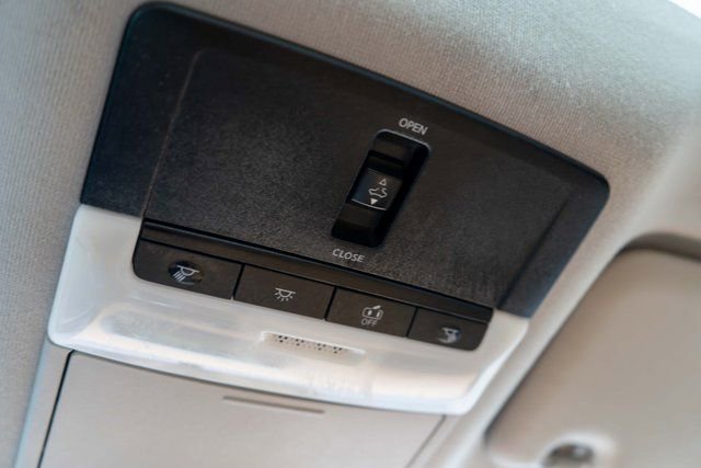 Used 2023 Nissan Sentra SV w/ SV Premium Package FWD image 35