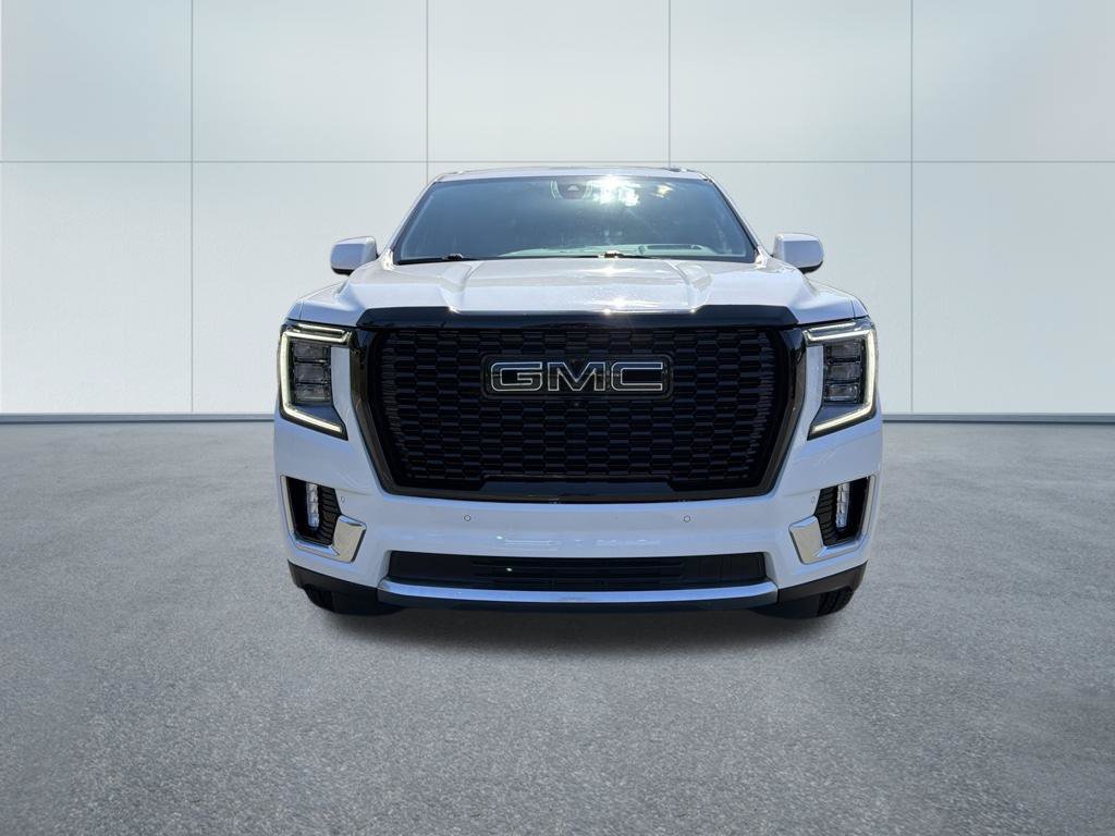 Used 2023 GMC Yukon Denali AWD/4WD image 3