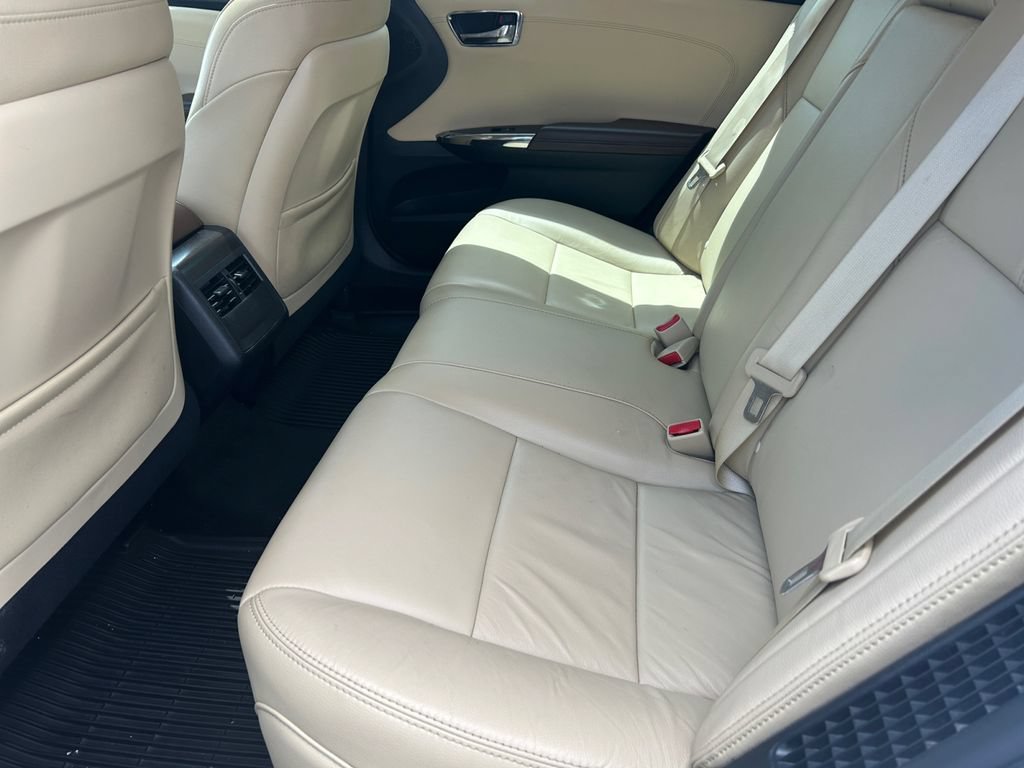 Used 2018 Toyota Avalon XLE Premium w/ Carpet Mat Package FWD image 14