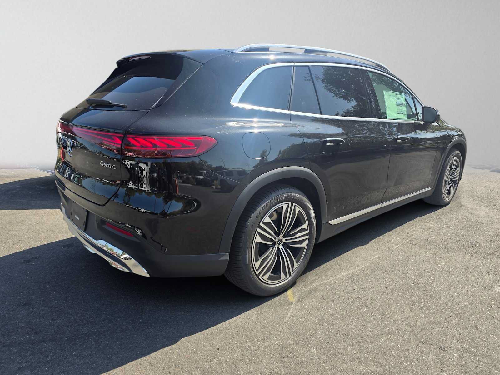 New 2026 Mercedes-Benz EQS 400 4MATIC SUV image 3