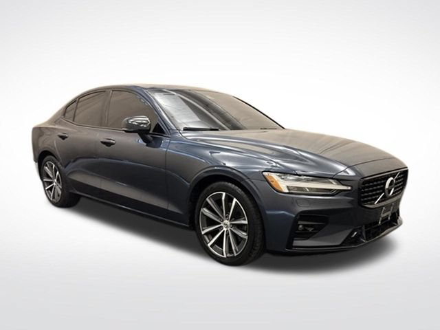 Used 2022 Volvo S60 B5 Momentum w/ Premium Package AWD/4WD image 3