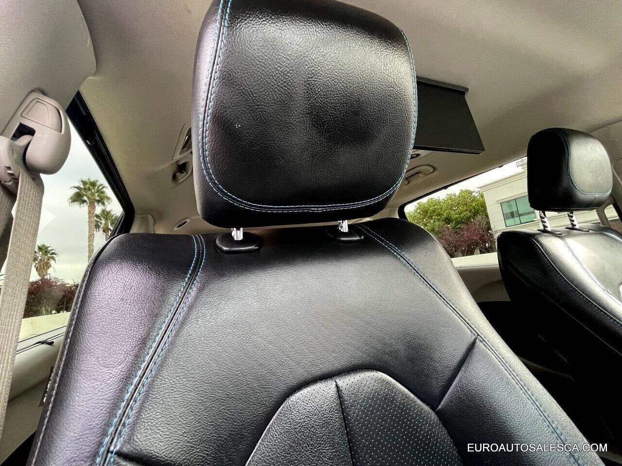 Used 2021 Chrysler Pacifica Touring-L image 27