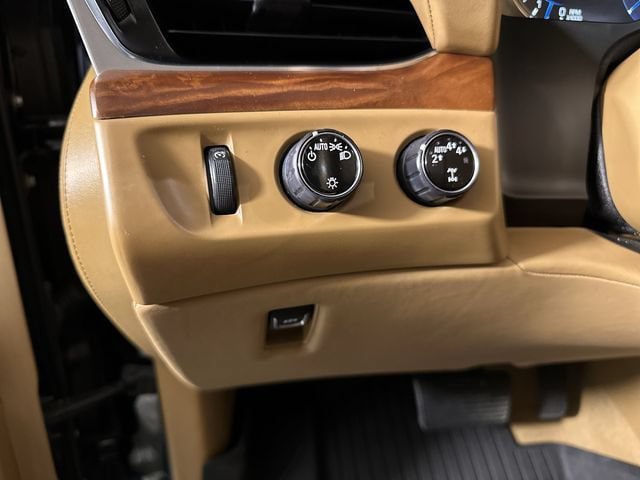 Used 2017 Cadillac Escalade Platinum AWD/4WD image 18