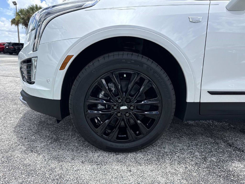 New 2026 Cadillac XT5 Premium Luxury w/ LPO, ONYX Package FWD image 10