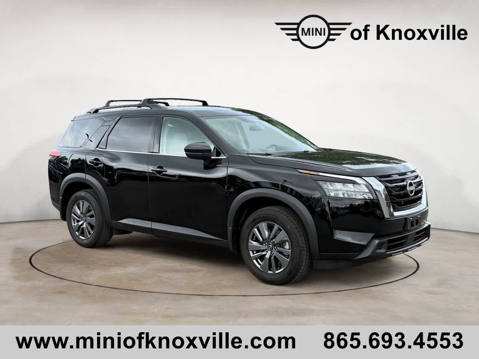 Used 2024 Nissan Pathfinder SV