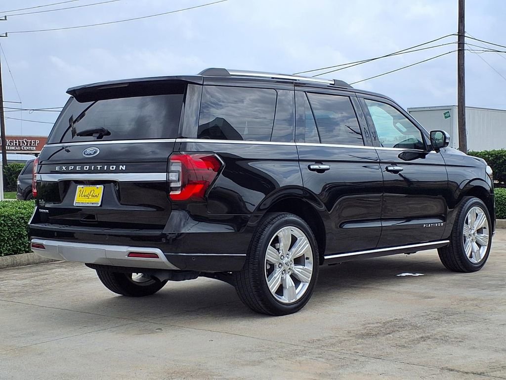 Used 2024 Ford Expedition Platinum AWD/4WD image 2