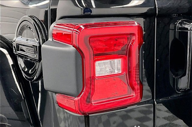 Used 2021 Jeep Wrangler Unlimited Sahara image 29