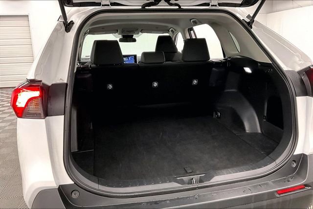 Used 2025 Toyota RAV4 LE image 37