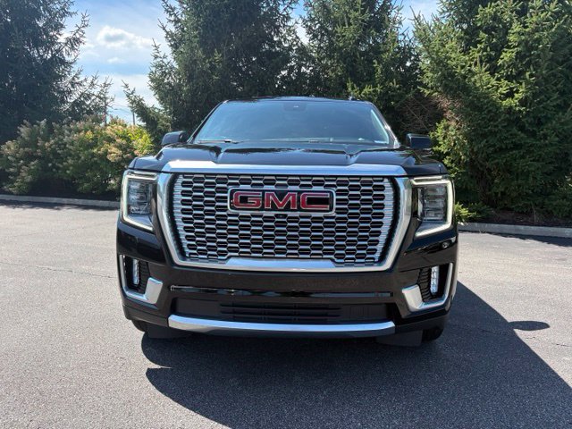 Certified 2023 GMC Yukon XL Denali w/ Denali Reserve Package AWD/4WD image 12