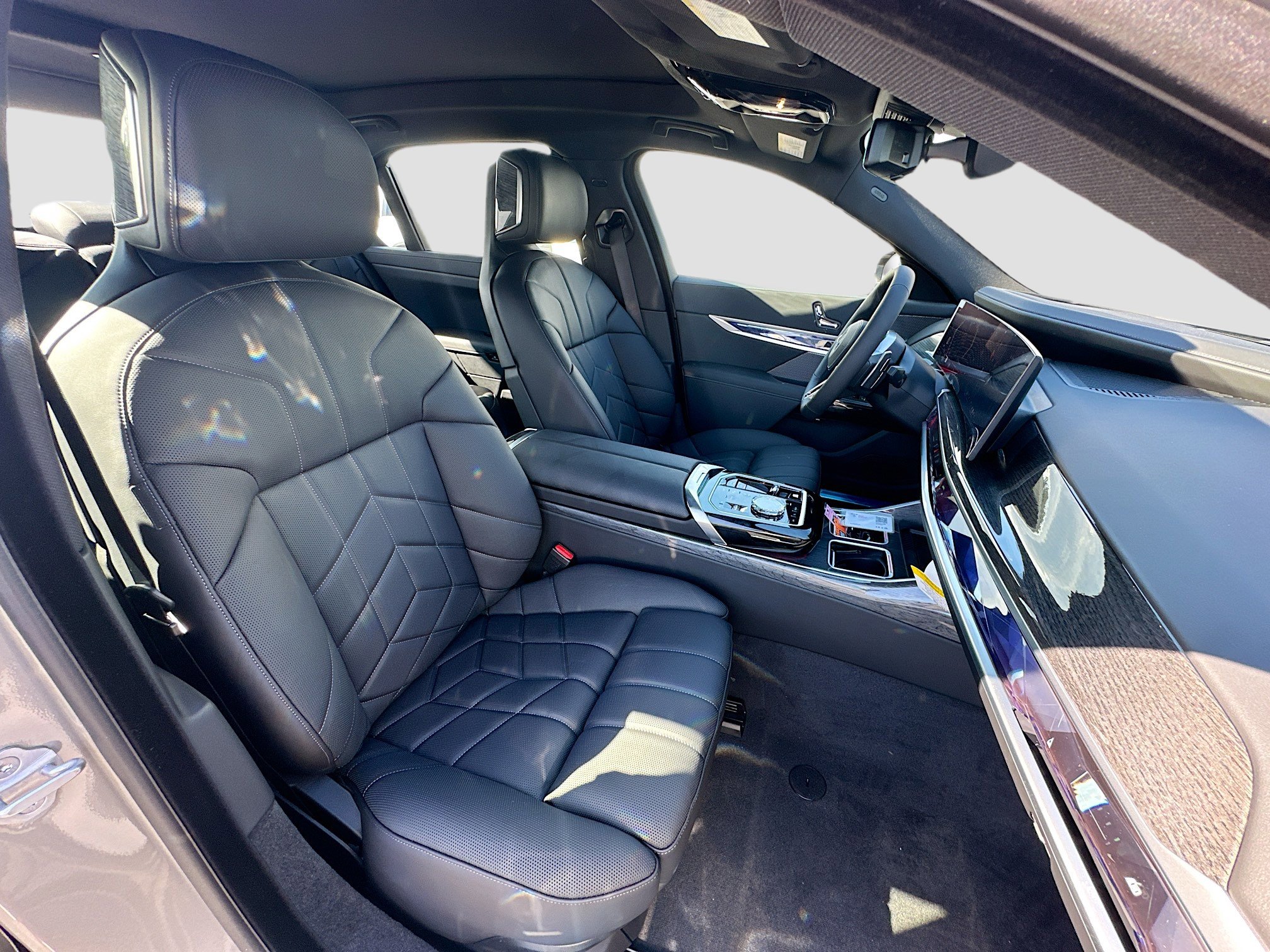 New 2026 BMW 740i w/ Executive Package RWD image 23