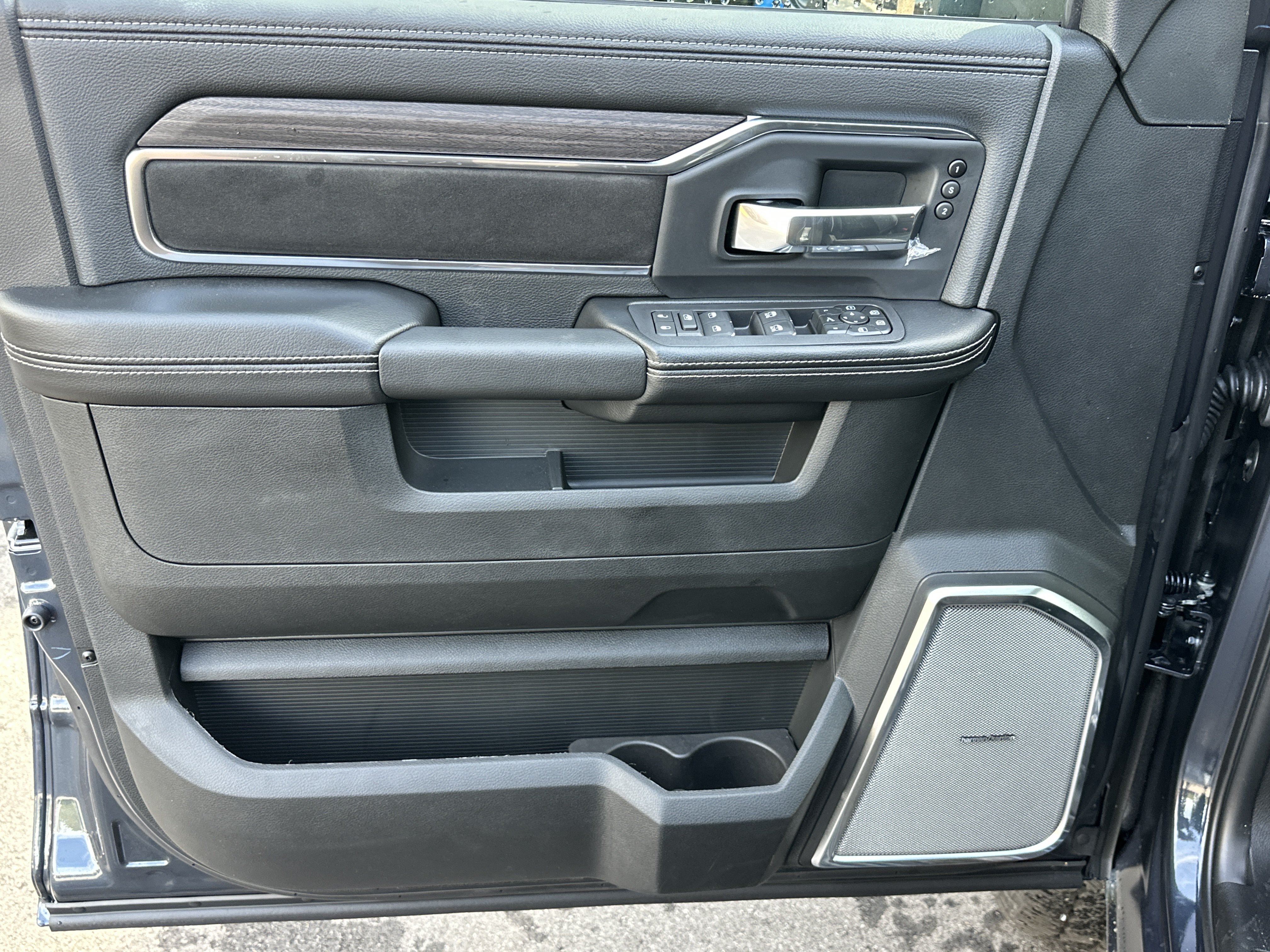 New 2027 RAM 2500 Laramie AWD/4WD image 29