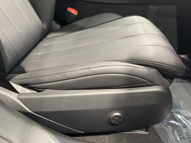 Used 2025 Mercedes-Benz E 350 4MATIC Sedan image 55