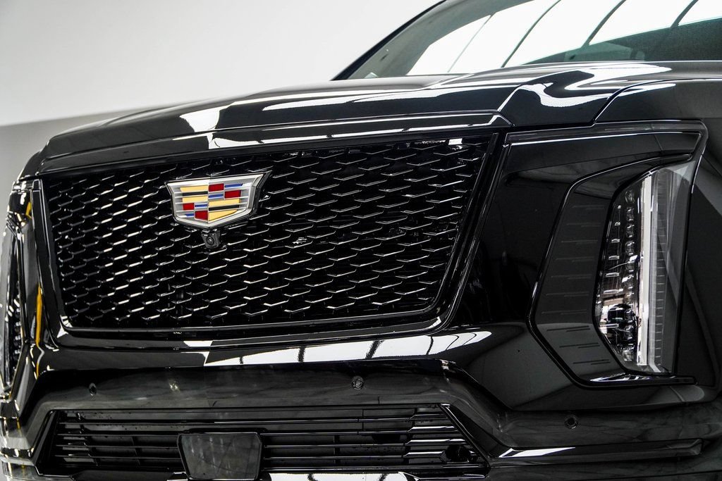 Used 2026 Cadillac Escalade Platinum Sport AWD/4WD image 2